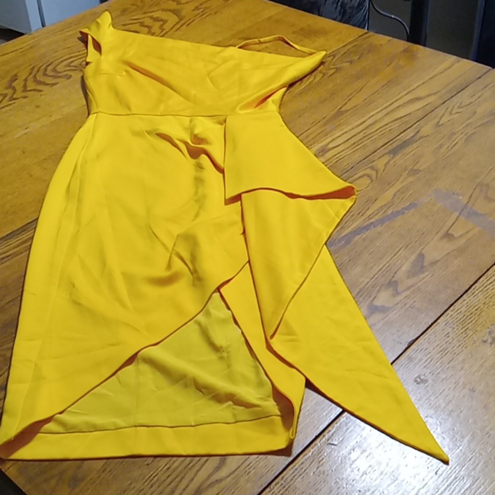 LAVISH ALICE Dress Womens 2 YELLOW New Formal Party Wedding Summer Spring Sexy